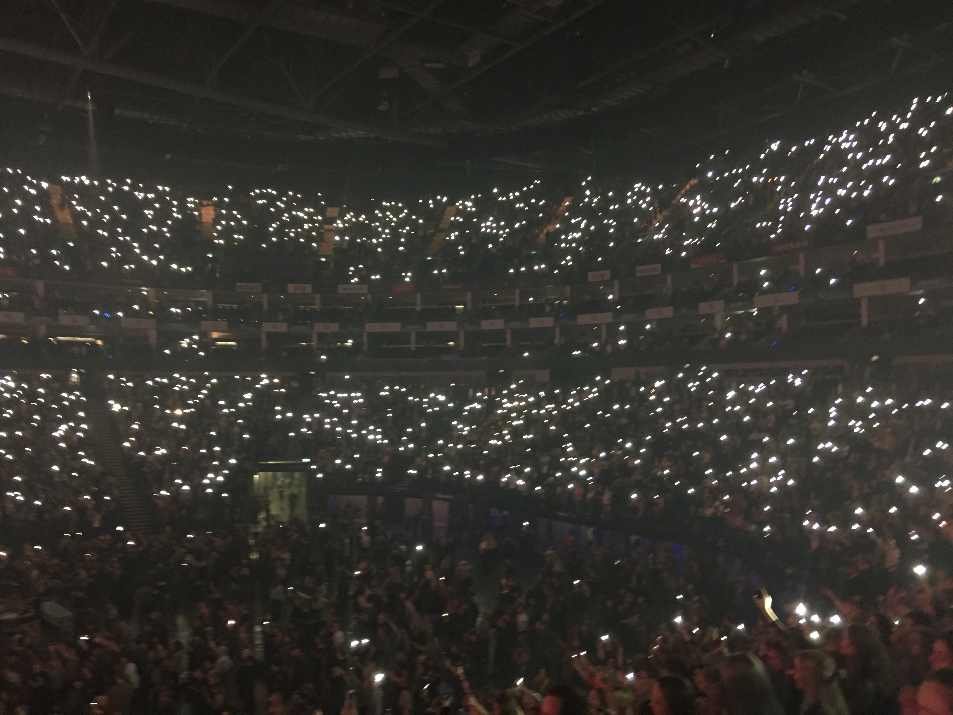 the 1975 in concert london o2