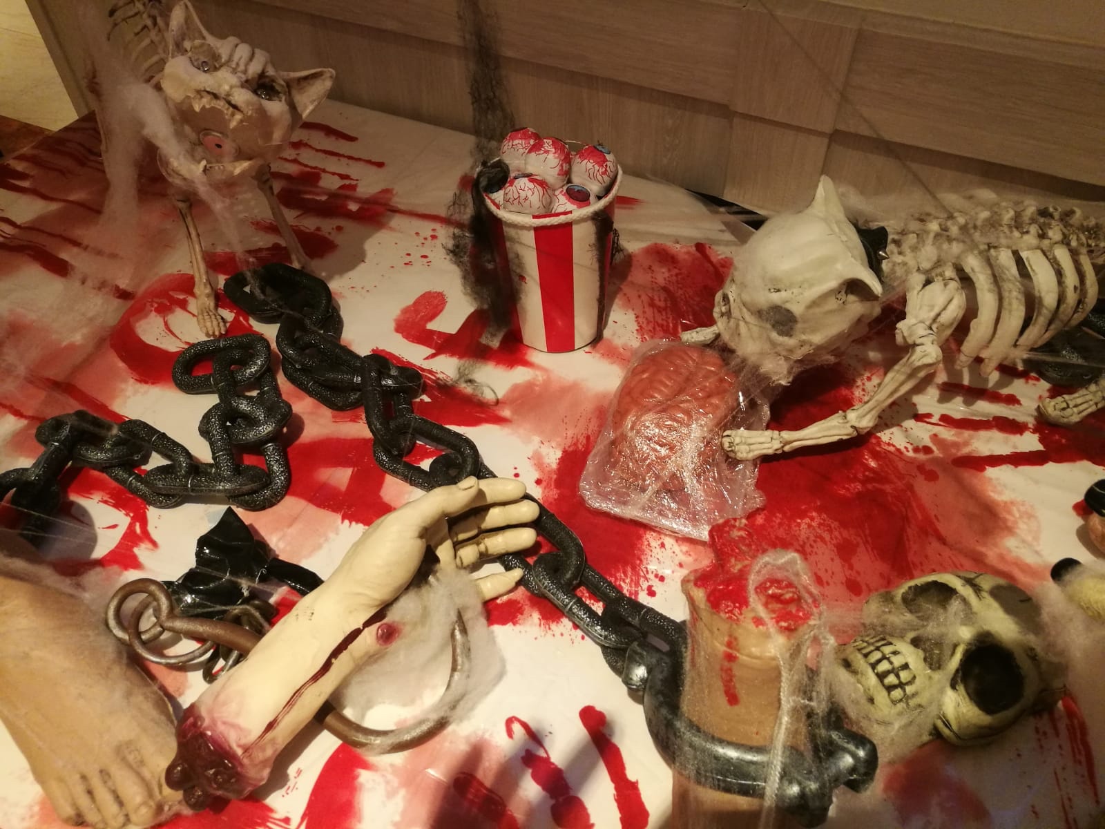 halloween decor blood bones skeleton creepy chains