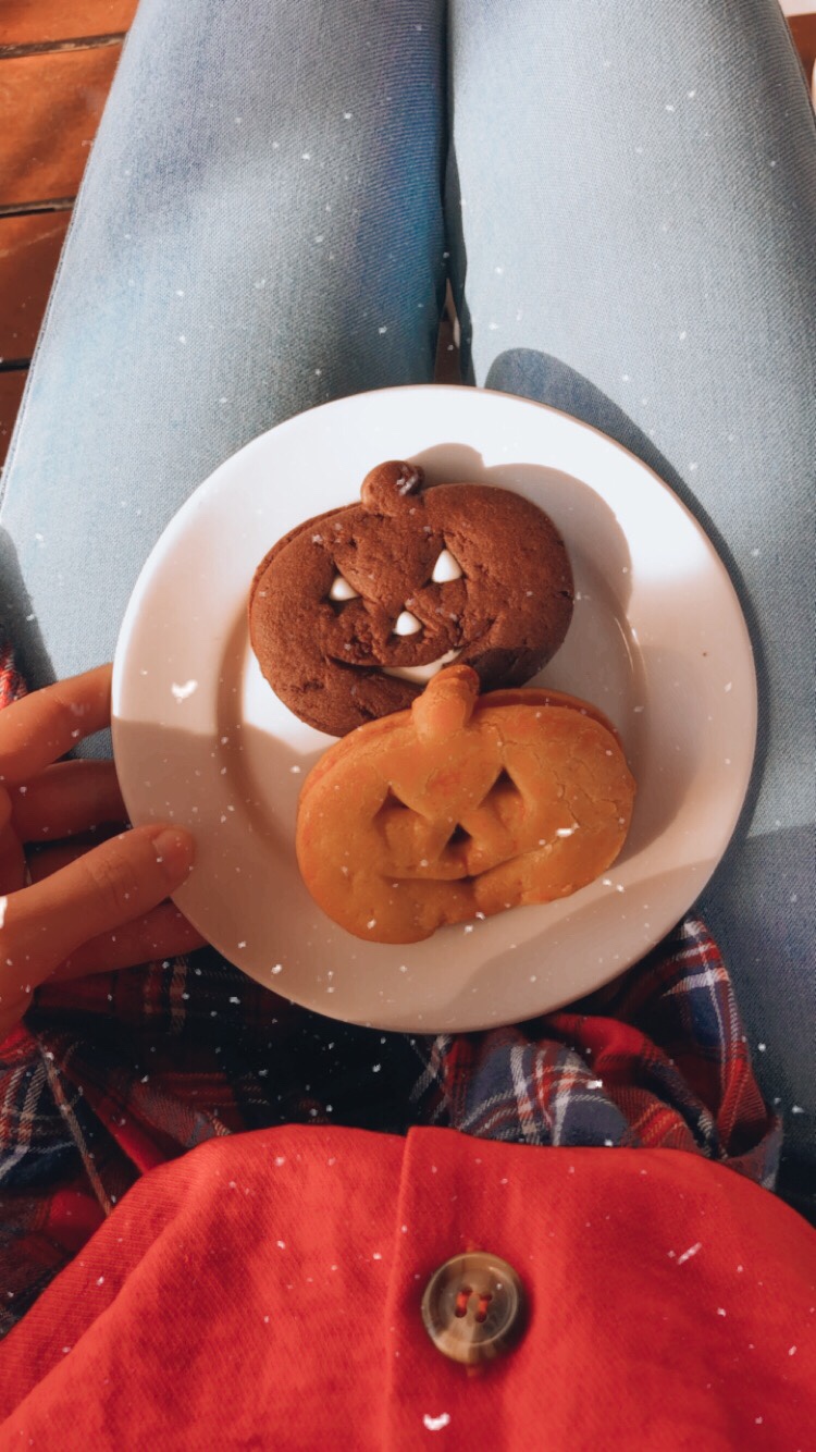 pumpkin baked cookies for halloween