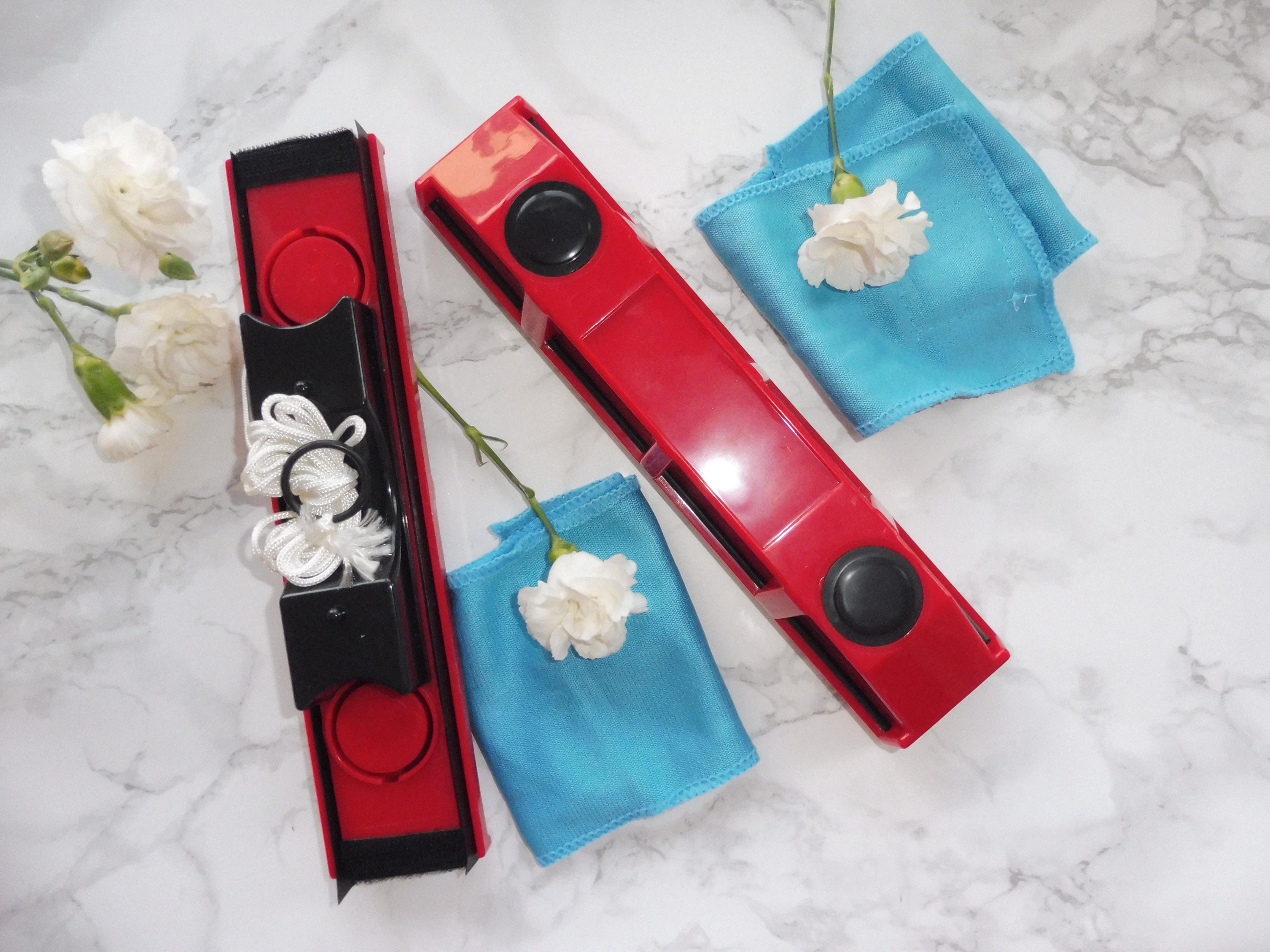 flatlay the glider window cleaner review