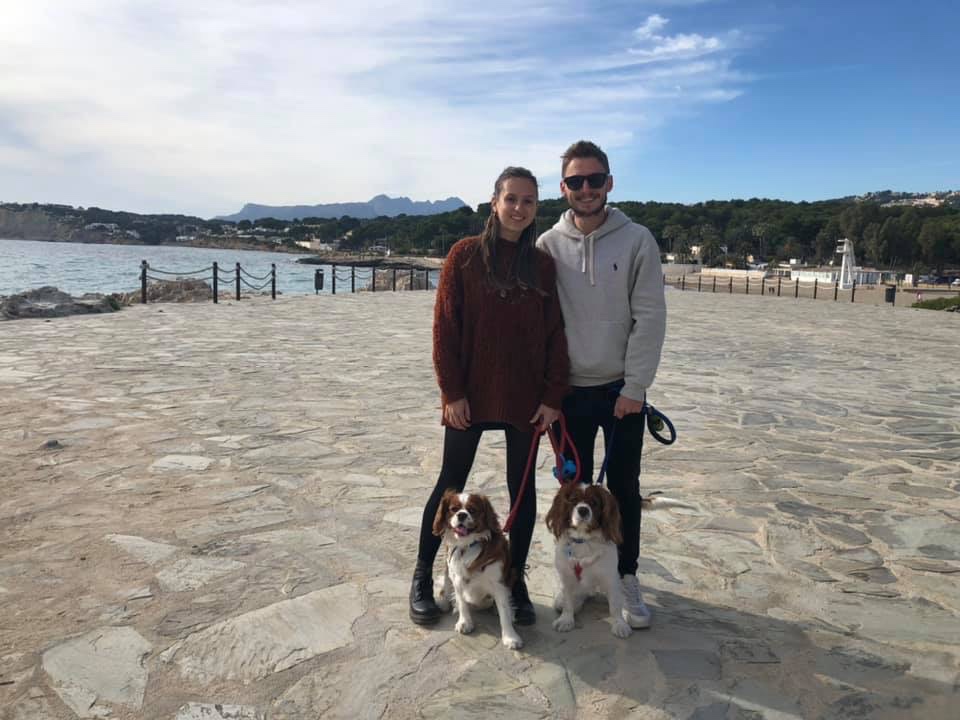 Couple and two dogs in Moraira 